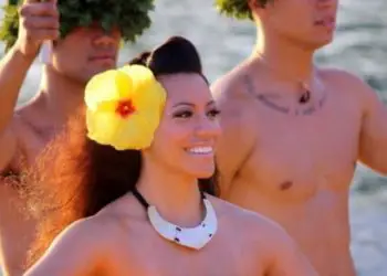 Planificador de vacaciones en Hawái 27 Los mejores lugares para comer Luau en Hawái